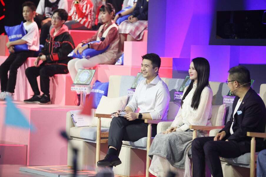 《超脑少年团》选手对决 魏坤琳不再担任出题人