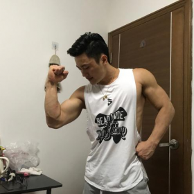 小哥哥的腹肌图片 腹肌如刻刀，都是荷尔蒙的魅力