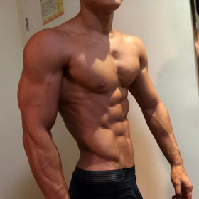 小哥哥的腹肌图片 腹肌如刻刀，都是荷尔蒙的魅力