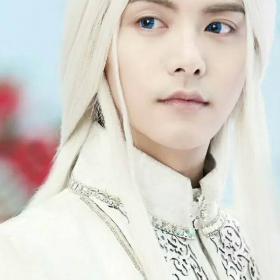 古装美男马天宇在幻城里面的白发形象可真是美哭了