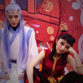 两位扮演哪吒和敖丙的COSER，成功吸引了当场的目光