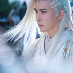 看到于朦胧的古装扮相，完全就是古风美少年的视感。